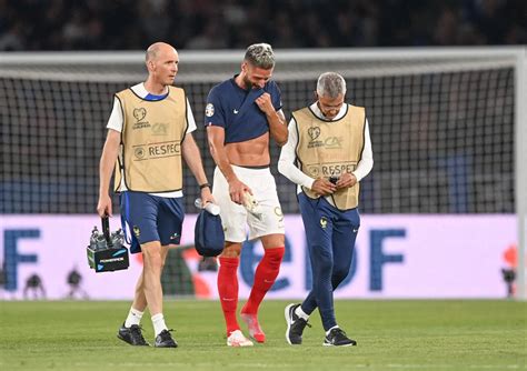 Olivier Giroud Forfait Pour Le Prochain Match Des Bleus Contre L