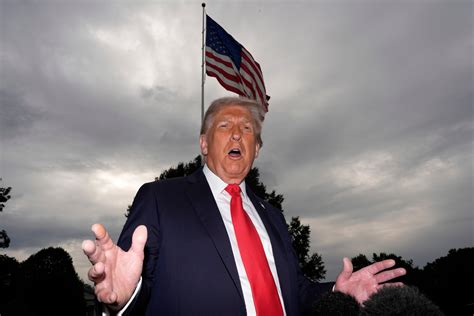 The Naked Crowd And The Gilded Emperor EKathimerini