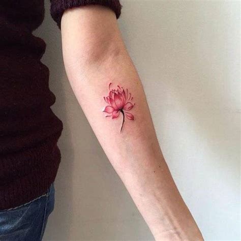 Tatuajes De Flor De Loto En El Pecho Para Mujeres