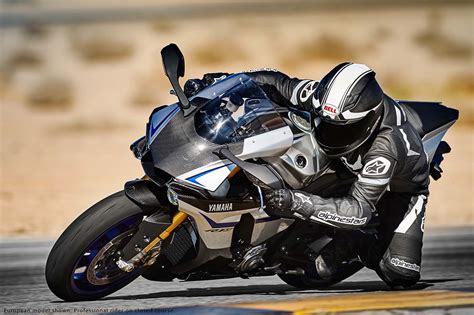 2015 Yamaha YZF R1M An Exclusive Track Weapon Asphalt Rubber