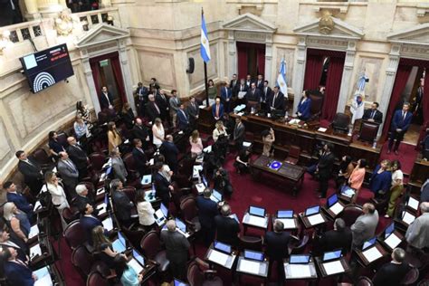 La oposición logró quórum en el Senado para debatir el mega DNU de