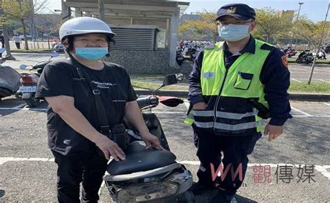 觀傳媒 雲嘉南新聞 婦人看病後失憶找不到機車 警暖心遍尋車場助尋回