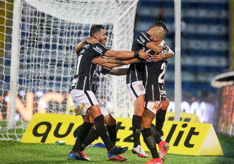 Atuações do Corinthians contra o Santo André quem se destacou quem