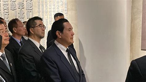 影馬英九訪陸兩岸破冰 訪上海四行倉庫 喜收「神秘大禮」