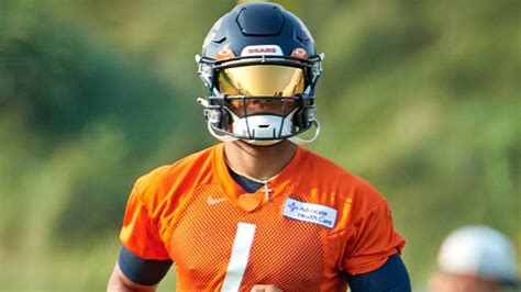 Chicago Bears Qb Justin Fields Had His Best Practice Ever Youtube