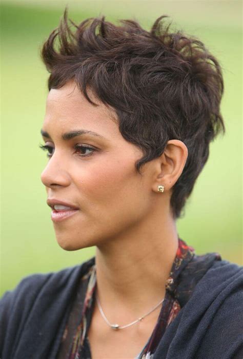 28 Amazing Halle Berry Hairstyles and Haircuts Inspirations