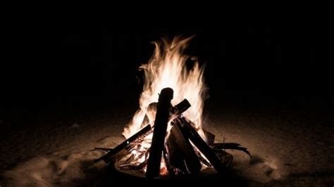 Wood Burning Fireplace Maintenance Tips for Crispy Winters