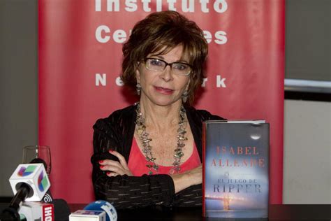 1942 Nace Isabel Allende La Escritora Viva De Lengua Española Más Leída Del Mundo El Siglo