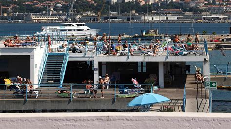 Stabilimenti Balneari Ancora Aperti A Trieste Ecco Le Date Degli Stop