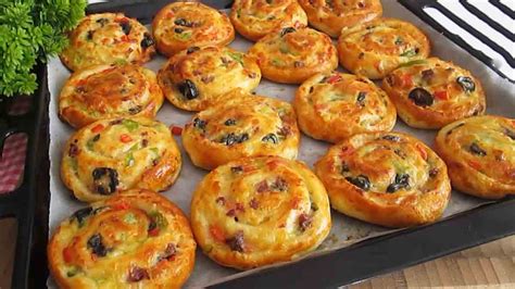 Mini Pizzas Roul Es Aux Poivrons Et La Saucisse Succulentes