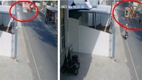 Viral Video Detik Detik Mobil Damkar Kecelakaan Insiden Terekam Jelas