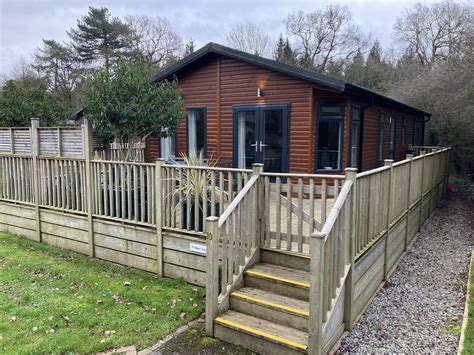 PRICE DROP !!!!!!!! 3 bed Lodge, BrokersWood Holiday Park , Wiltshire