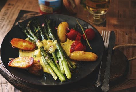 Ger Steter Gr Ner Spargel Mit Zitronenhollondaise Helalisiert