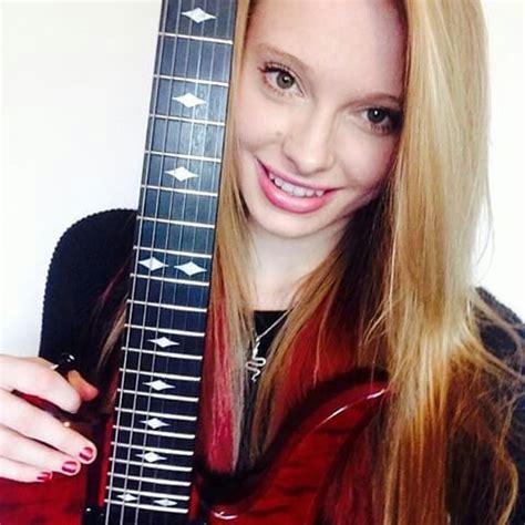 65 Sophie Lloyd Is Hot Ideas Lloyd Sophie Female Guitarist