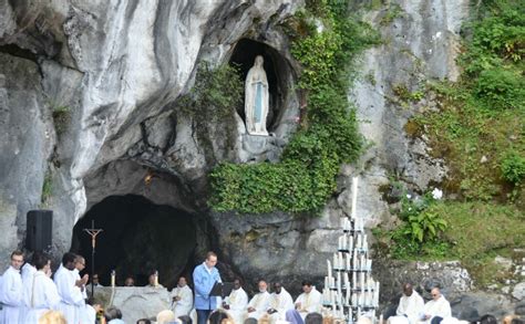 Pèlerinage à Lourdes La messe à la grotte en direct sur KTO Église