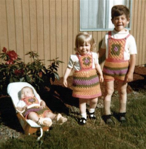 This viral trend explains the rise of awkward sibling pics 18