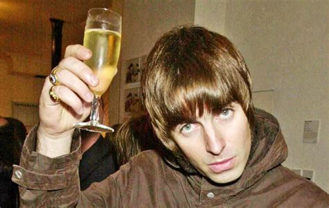 Watch Liam Gallagher Nail Oasis Champagne Supernova Vocals In One Take