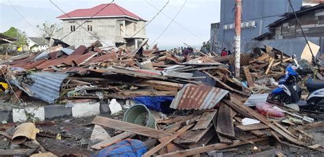 Korban Melonjak Ke 384 Selepas Tsunami Gempa Di Indonesia Selangorkini