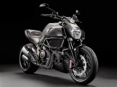 Racing Cafè Ducati Diavel Titanium Limited Edition 2015