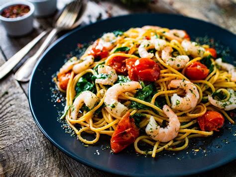 Pasta Gamberi E Pomodorini La Ricetta Del Primo Piatto Veloce E Saporito