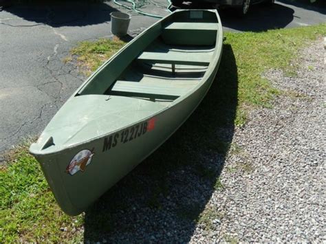 Grumman Sport Canoe By Marathon Boat Group Constructed Of Marine Grade