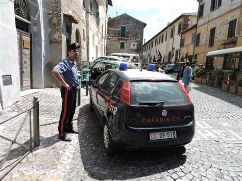 Monte Compatri Rapina In Banca Armati Di Coltello Indagano I Carabinieri