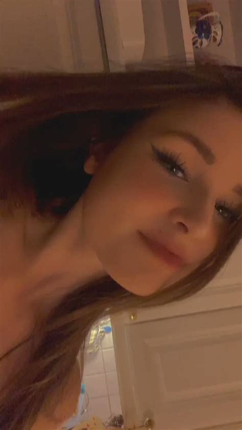 9 Hot Sexy Patricia Herfort Bikini Pics