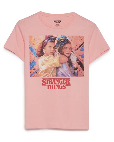 Riachuelo Camiseta Eleven E Max Stranger Things Rosa