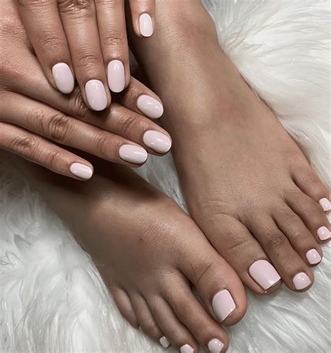 20 Matching Nail And Toe Nail Designs To Copy This Summer