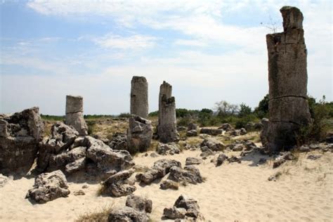 Fotoğraf orman Kaya taş formasyon uçurum arazi Jeoloji Tapınak