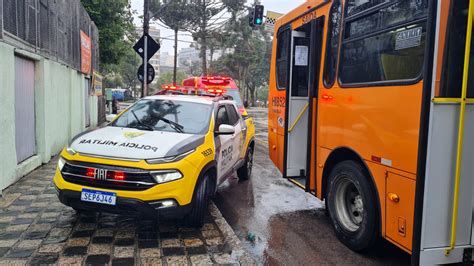 Mulher Atropelada Por Nibus Em Cruzamento No Centro De Curitiba E