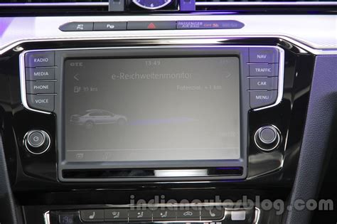 Vw Passat Gte Infotainment System At Auto Expo