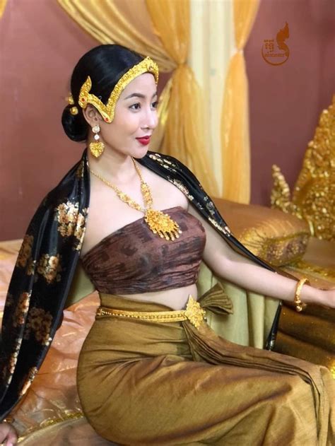 🇰🇭 Women Of Cambodia Kingdom⚜️ Pretty Cambodian Lady In Khmer Traditional Costume 🇰🇭