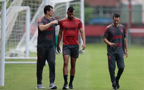 Fabrício Bruno Tem Lesão De Ligamento No Pé E Continua Fora Por Três