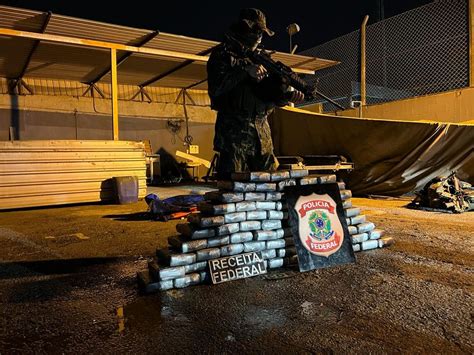 Notícias Mergulhadores retiram cocaína de casco de navio no Porto de