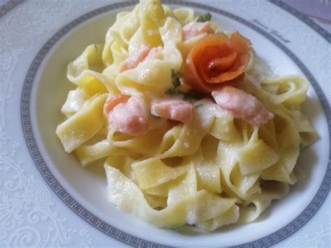 Tagliatelle Al Salmone Affumicato E Crema Di Parmigiano Ricetta Ed