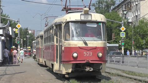 Сплотка из двухдверных Tatra T3SU №523/524 следует по маршруту №10 ...