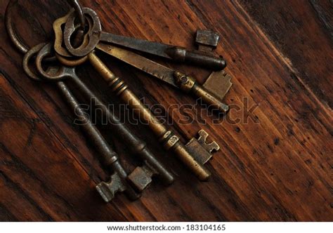 Antique Skeleton Keys On Rustic Dark Stock Photo 183104165 Shutterstock