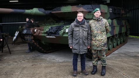 Boris Pistorius in Munster So läuft Kampfpanzer Ausbildung SHZ