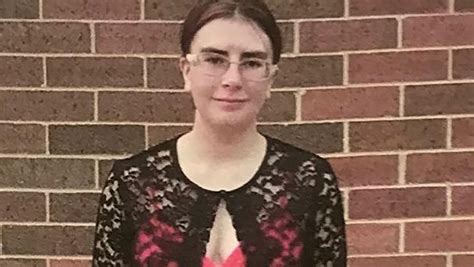 Police Searching For Missing 17 Year Old Girl