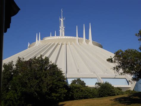 Exploring Disney Blasting Off On Space Mountain The Memorable