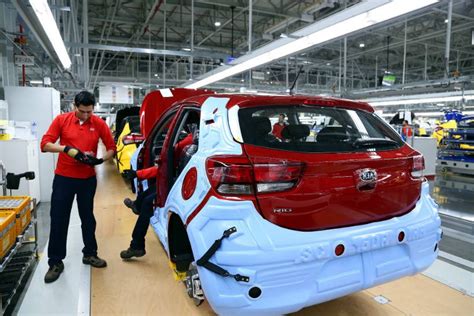 Vision Automotriz Blog Archive Kia celebra un año de producción en