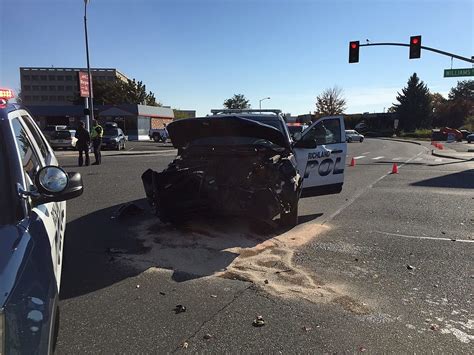 See What Happened To Police Car When Driver Ran Red Light