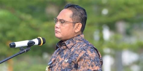 Bupati Bekasi Eka Supria Atmaja Meninggal Karena Covid 19 Sempat