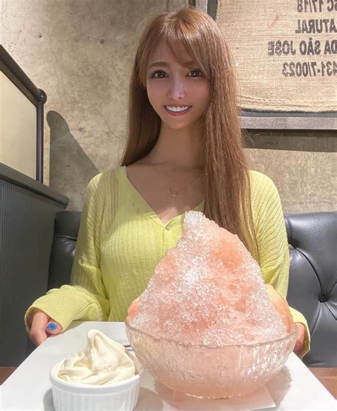 Aiさんのインスタグラム写真 Aiinstagram 「暑い時はかき氷🍧🍑 ＊ ＊ かき氷 夏の風物詩 桃かき氷 桃の季節 食後のデザート 甘い物は別腹 恵比寿カフェ