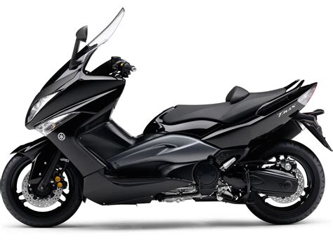 YAMAHA TMAX Review And Photos