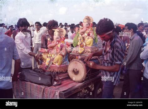 Ganpati Festival, Immersion process, Mumbai, Maharashtra, India Stock Photo - Alamy