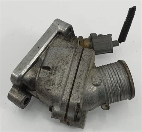 OBUDOWA TERMOSTATU VOLVO S80 I 2 4 D5 30650022 30650022 za 40 zł z