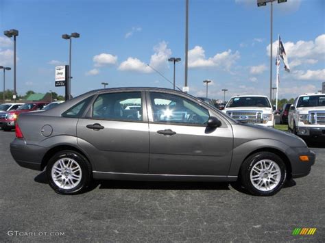 Liquid Grey Metallic Ford Focus Zx Se Sedan Photo