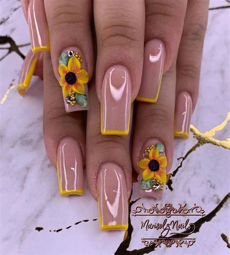 48 Cheerful Sunflower Nails For Your Next Manicure Nagelideen Nägel Inspiration Nails Yellow